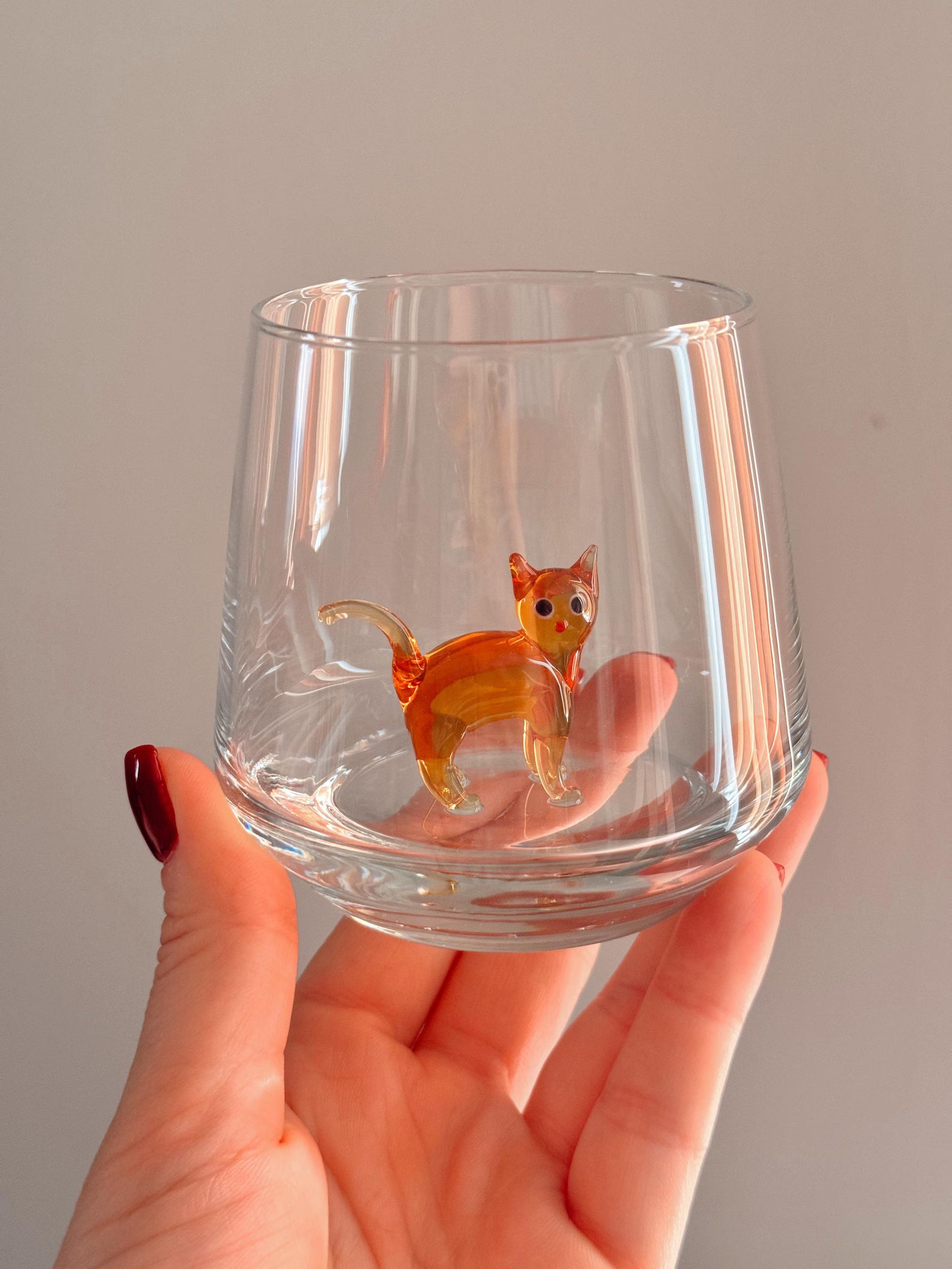 Drinking Murano Glass with Cat Figurine Wine Glass Wine Lover Gift Funny Wine Glass Wine Gifts Stemless Wine Glass